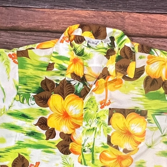 Vintage 80s Hawaiian Floral Button Down Hawaii Honeymoon Vacation Shirt - Picture 3 of 4
